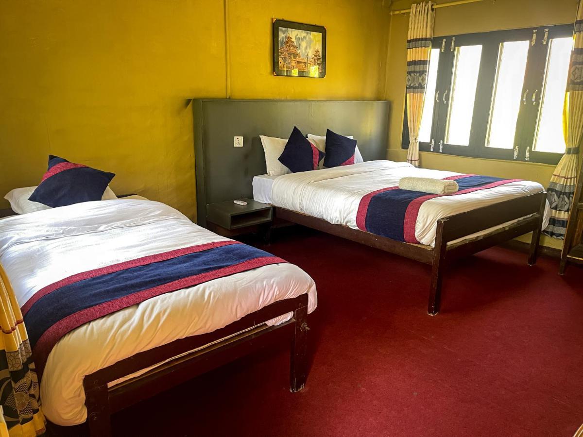 Hotel Tharu Garden, Sauraha Zewnętrze zdjęcie