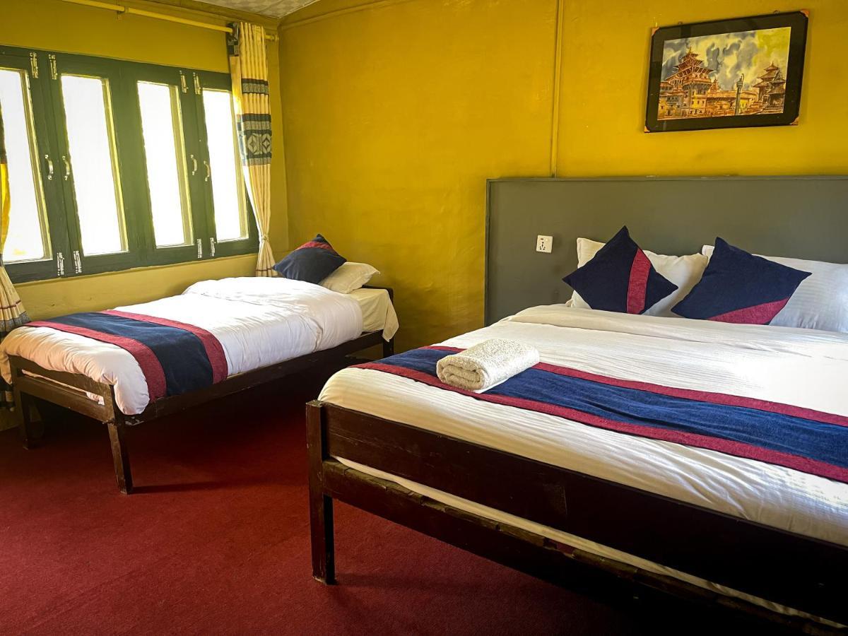 Hotel Tharu Garden, Sauraha Zewnętrze zdjęcie